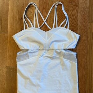 Lululemon white strappy women’s workout tank! size 8